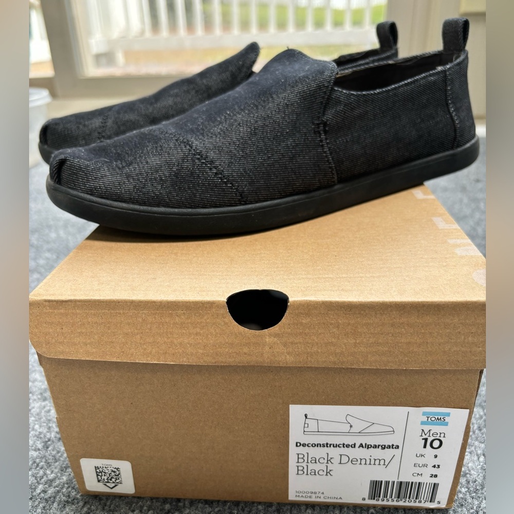 Toms men’s size 10